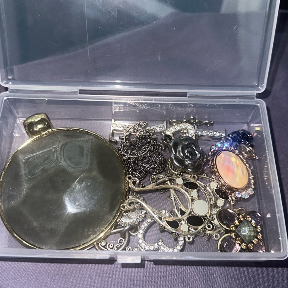 Case of Jews Findings and Charms and pendants